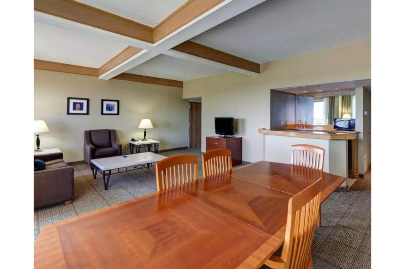Hotel Comfort & East 2*