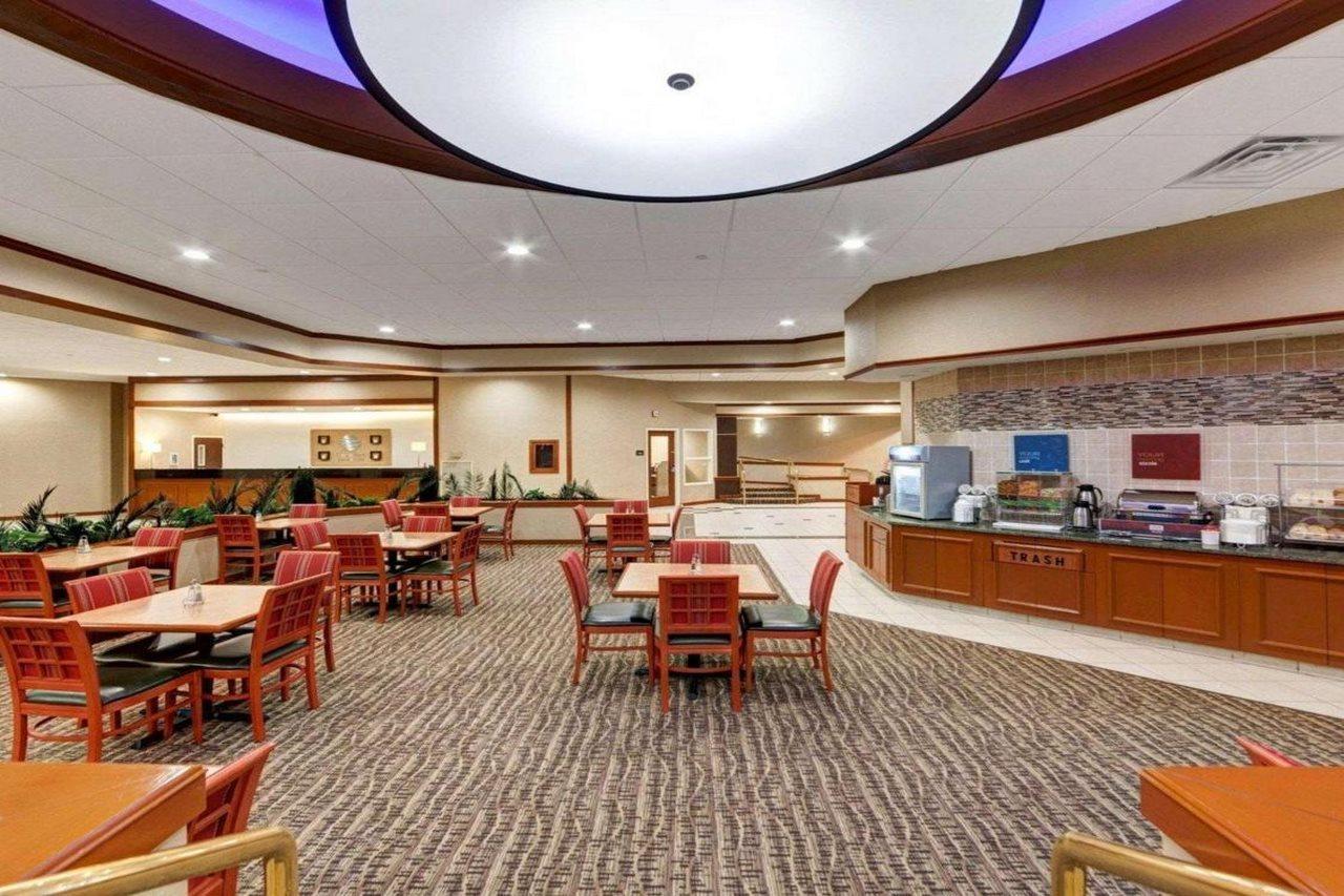 Hotel Comfort & East 2*