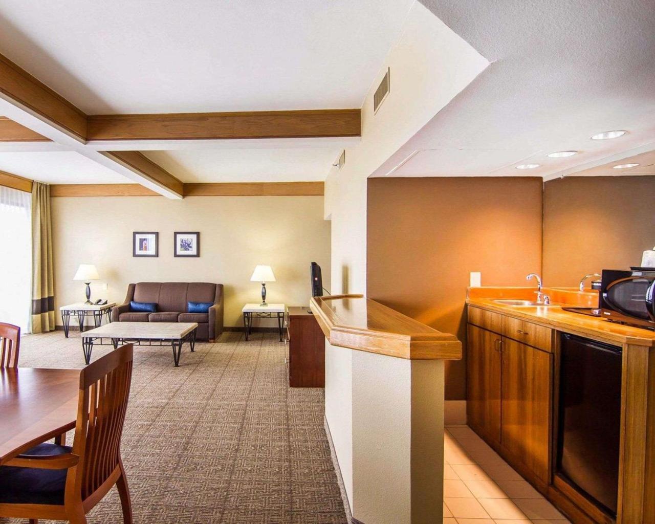 Comfort & East Hotel
