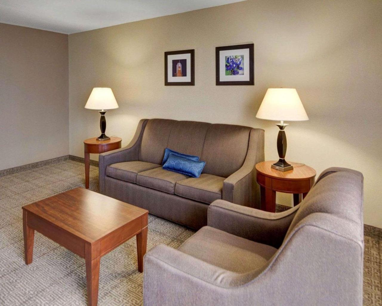 Comfort & East Hotel Plano