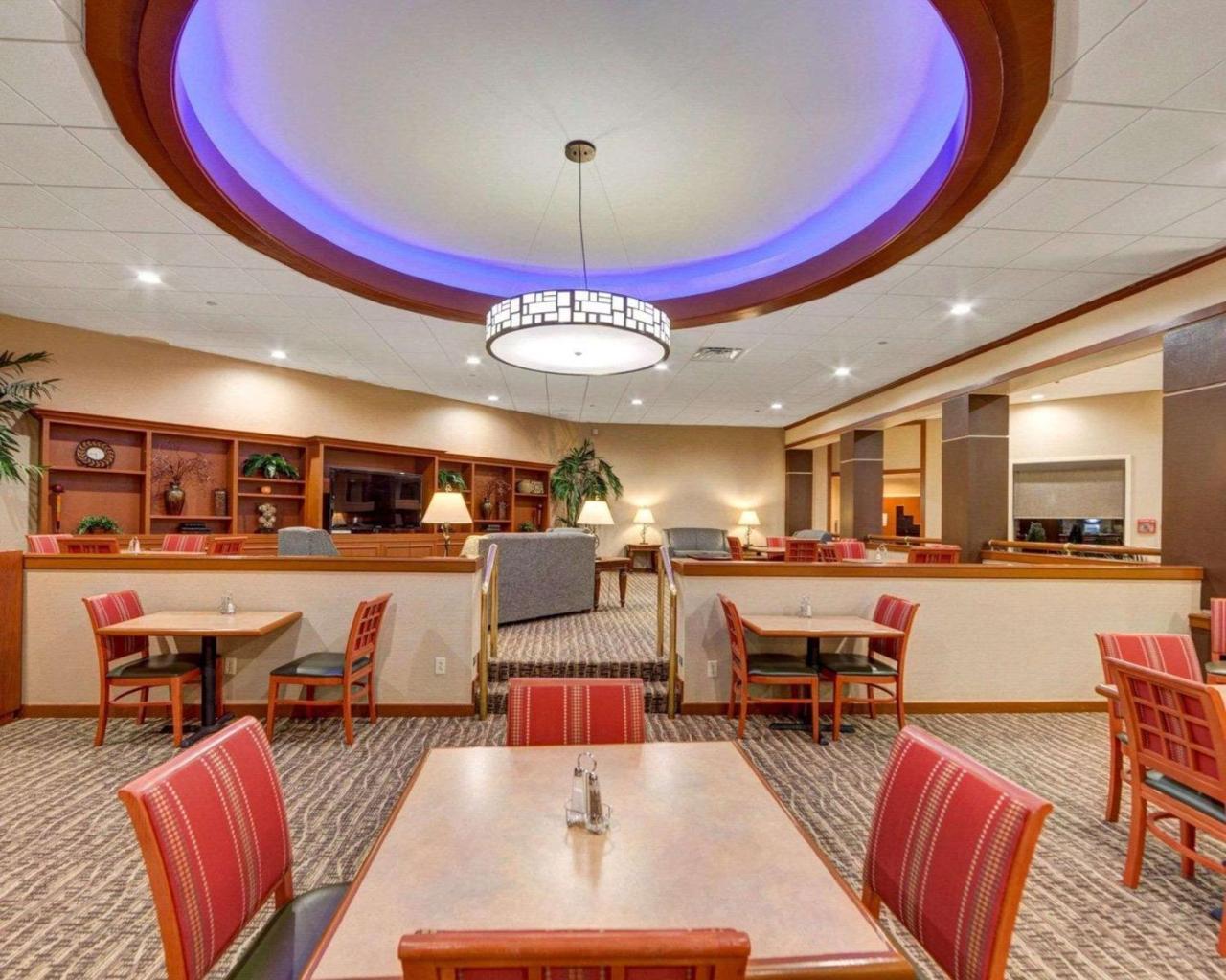 Hotel Comfort & East 2*