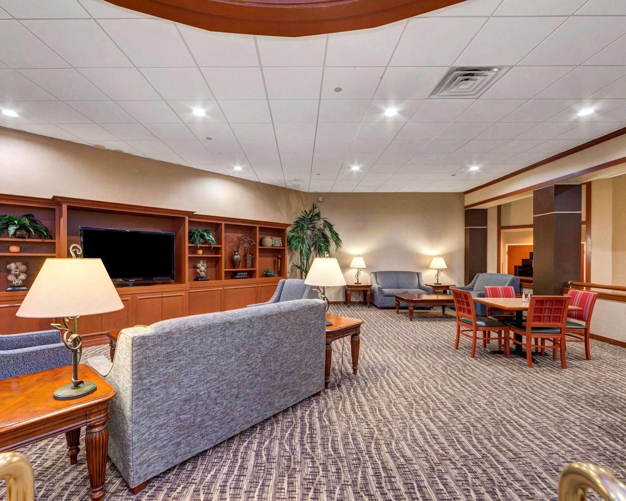 Hotel Comfort & East