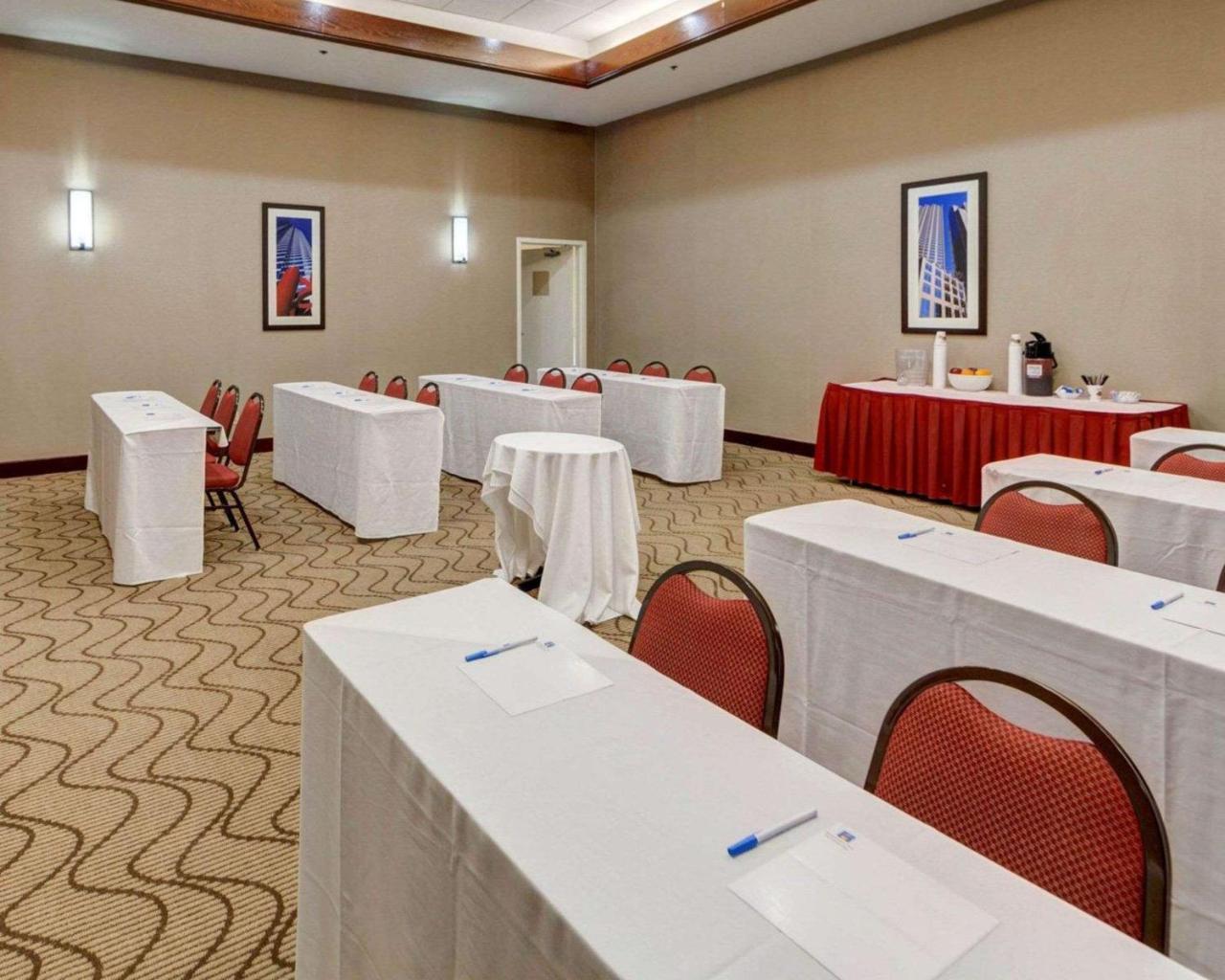 Hotel Comfort & East Plano